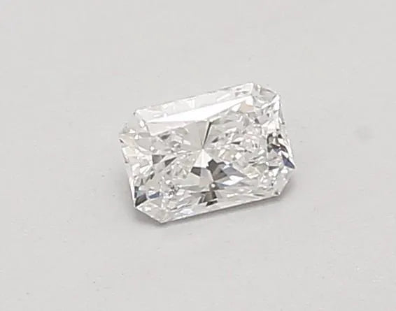 0.33ct Radiant Lab Grown Diamond (Colour D, Clarity VS2, IGI Certified)