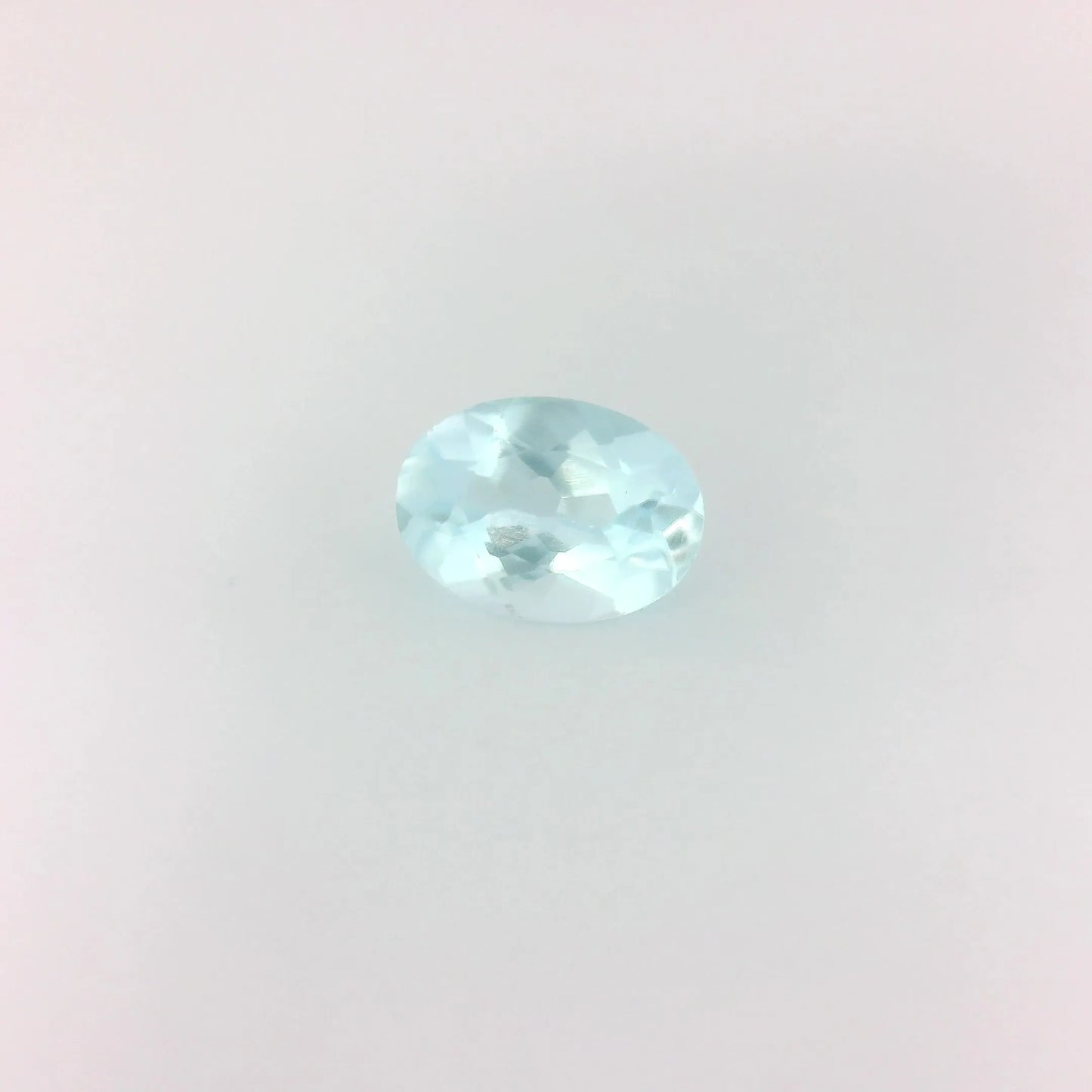 0.90ct Oval Natural Topaz (Colour Blue, Clarity Eye Clean, Cut Faceted)