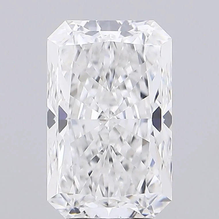 3.96ct Radiant Lab Grown Diamond (Colour E, Clarity VVS2, IGI Certified)