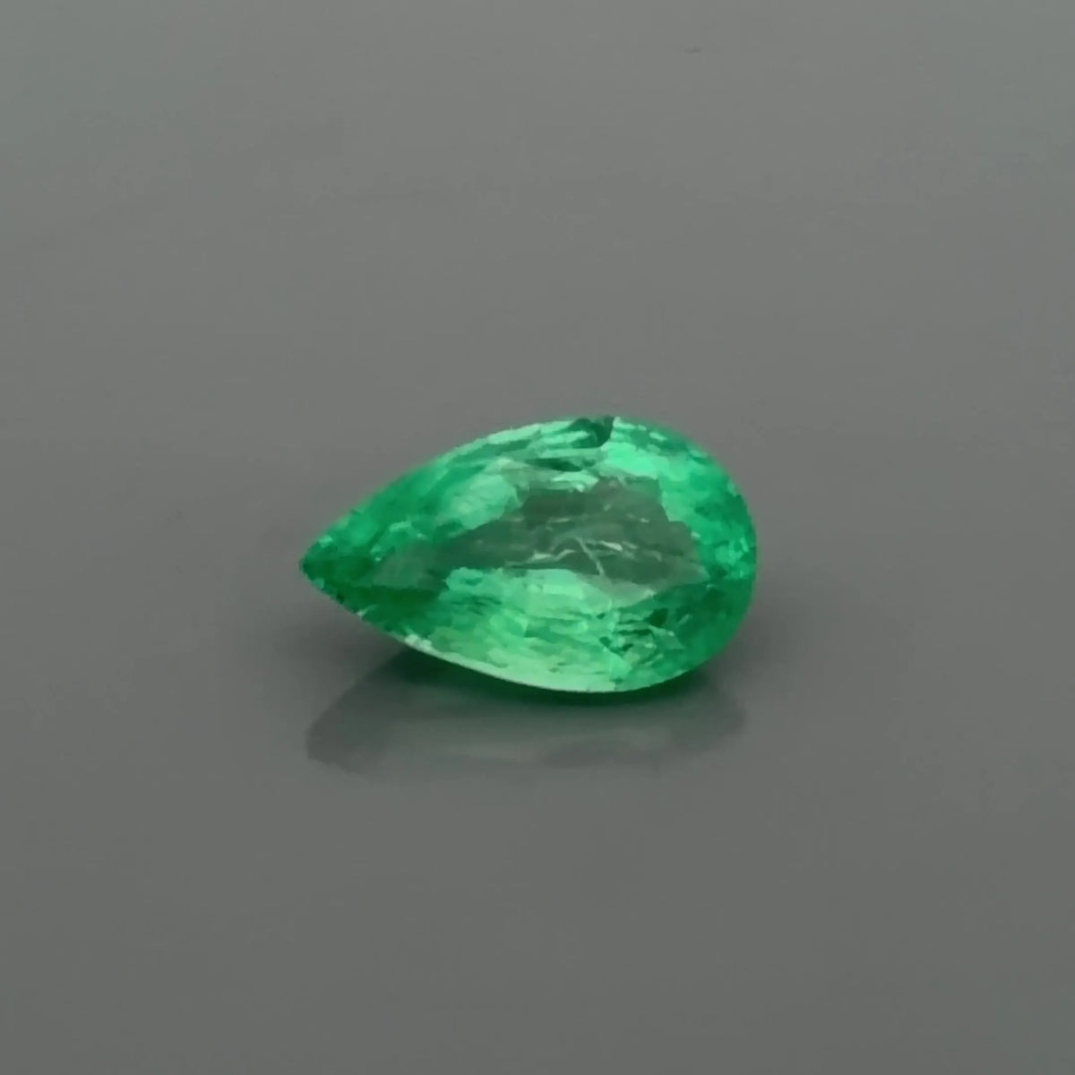 1.49ct Pear Natural Emerald (Colour Green, Clarity Slightly Included, Cut Faceted)