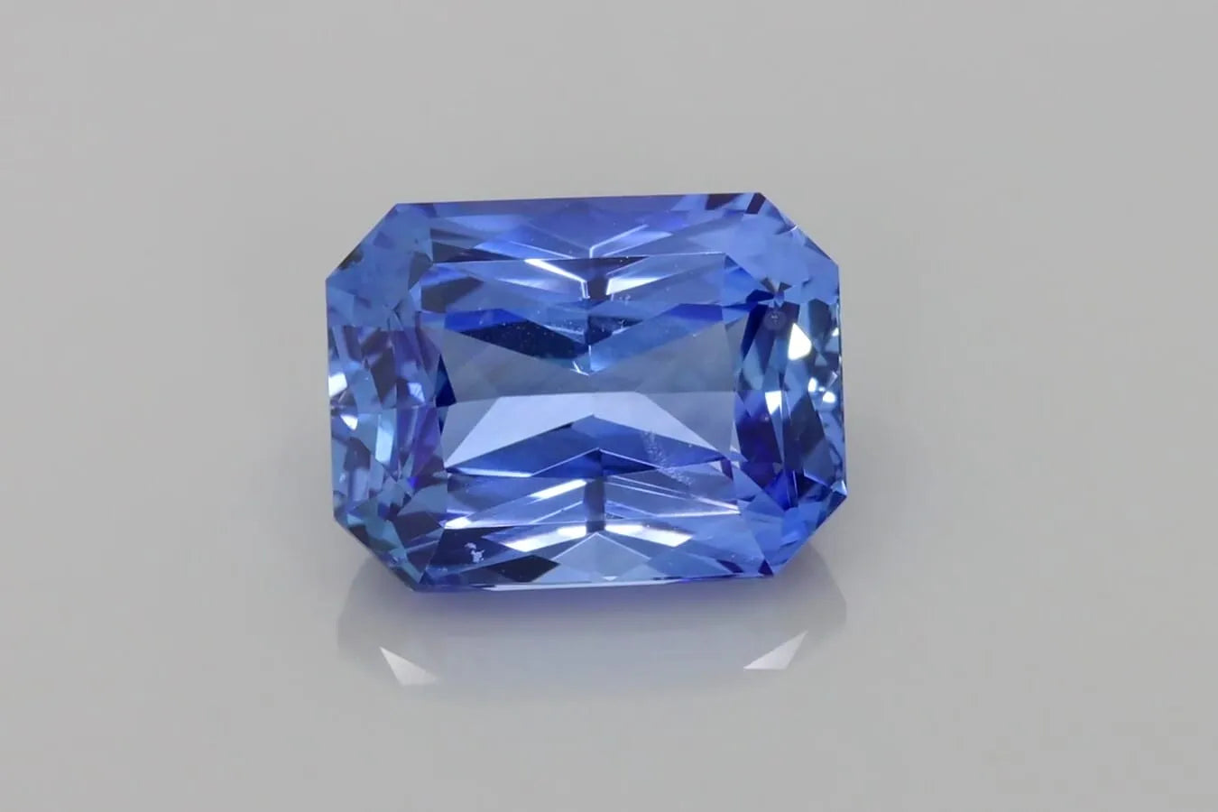 7.35ct Emerald Natural Sapphire (Colour Blue, Clarity Slightly Included, Cut Faceted)