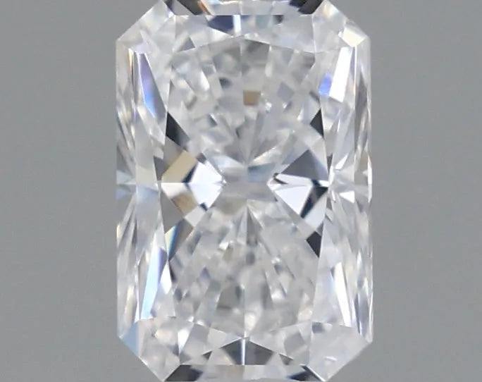 0.59ct Radiant Lab Grown Diamond (Colour E, Clarity VVS2, IGI Certified)