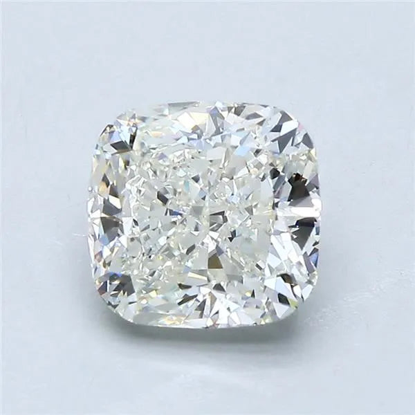 2.01ct Cushion brilliant Natural Diamond (Colour J, Clarity VVS2, GIA Certified)