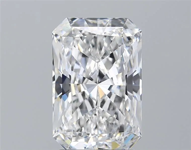 2.52ct Radiant Lab Grown Diamond (Colour E, Clarity VVS2, IGI Certified)