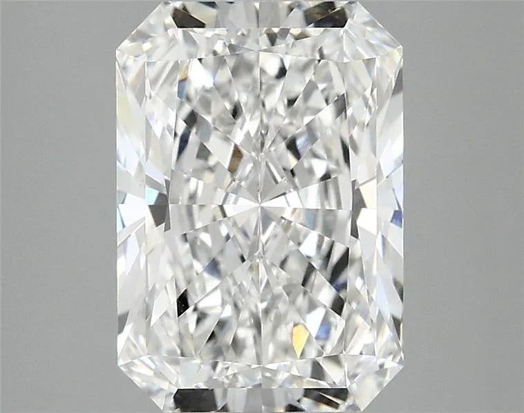 2.83ct Radiant Lab Grown Diamond (Colour E, Clarity VS1, IGI Certified)