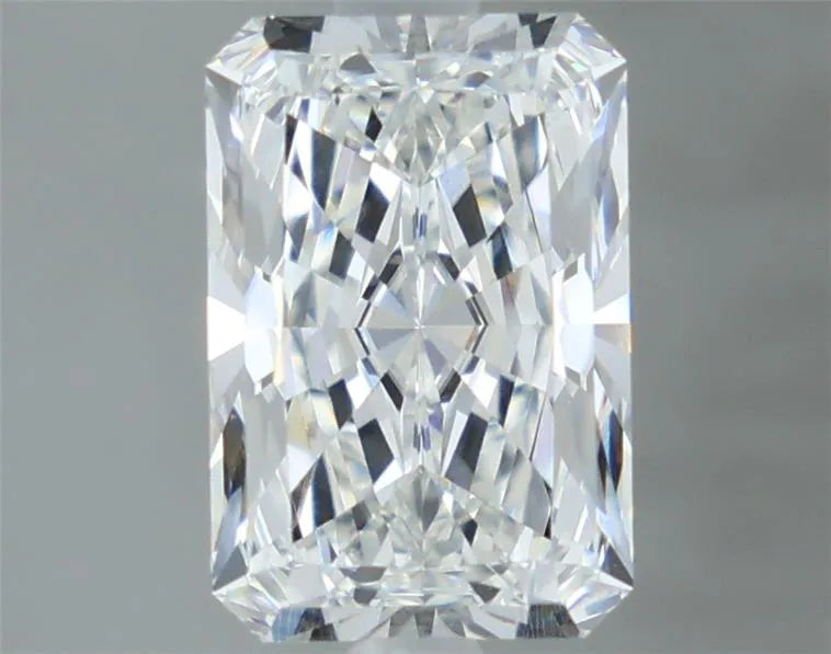 2.69ct Radiant Lab Grown Diamond (Colour E, Clarity VVS2, Cut EX, IGI Certified)