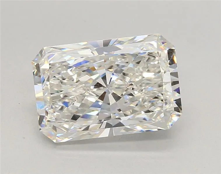 3.27ct Radiant Lab Grown Diamond (Colour F, Clarity VVS2, IGI Certified)