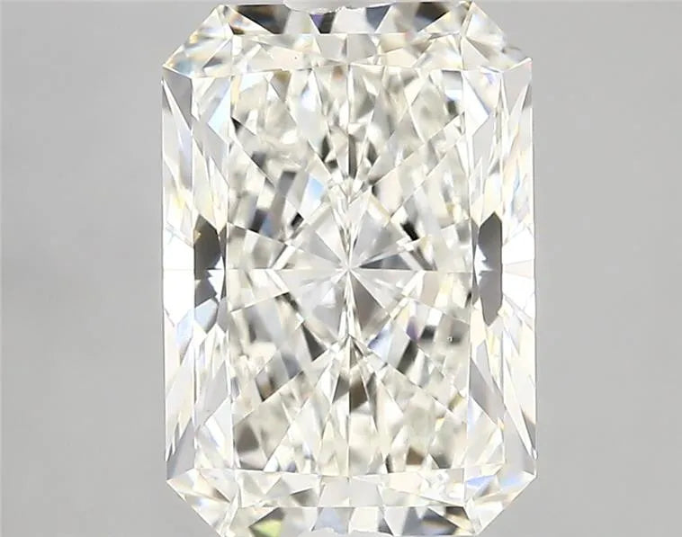 3.97ct Radiant Lab Grown Diamond (Colour F, Clarity VVS2, IGI Certified)