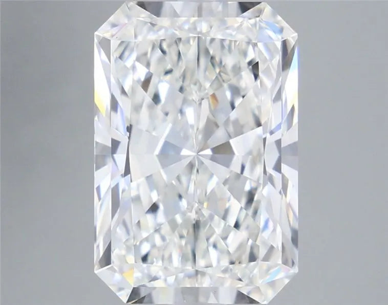 5.07ct Radiant Lab Grown Diamond (Colour F, Clarity VVS2, IGI Certified)