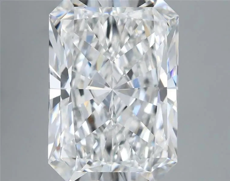 5.08ct Radiant Lab Grown Diamond (Colour F, Clarity VVS2, IGI Certified)