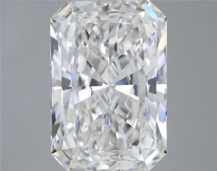5.08ct Radiant Lab Grown Diamond (Colour F, Clarity VVS2, IGI Certified)