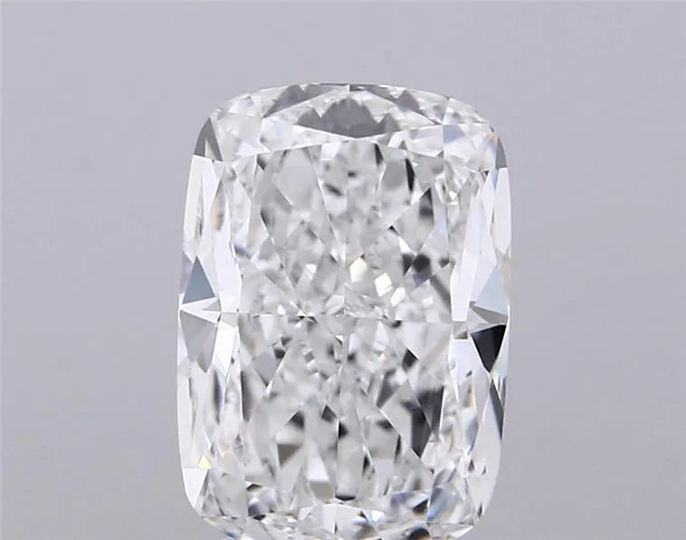 3.01ct Cushion modified Lab Grown Diamond (Colour E, Clarity VVS1, IGI Certified)
