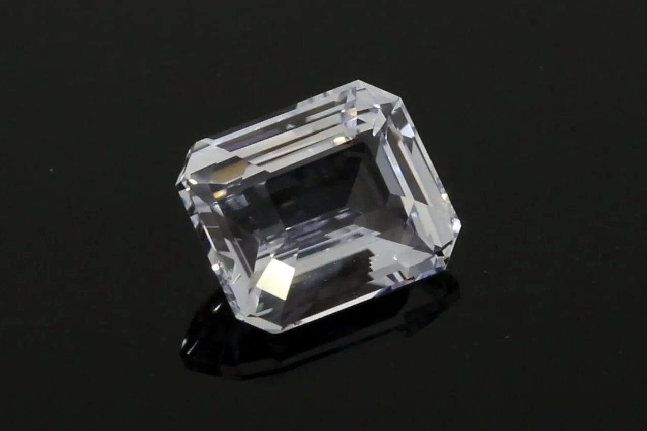 3.05ct Emerald Natural Sapphire (Colour White, Clarity Eye Clean, Cut Faceted)