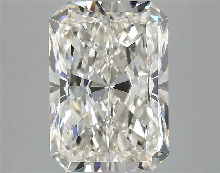 3.10ct Radiant Lab Grown Diamond (Colour G, Clarity VVS2, IGI Certified)