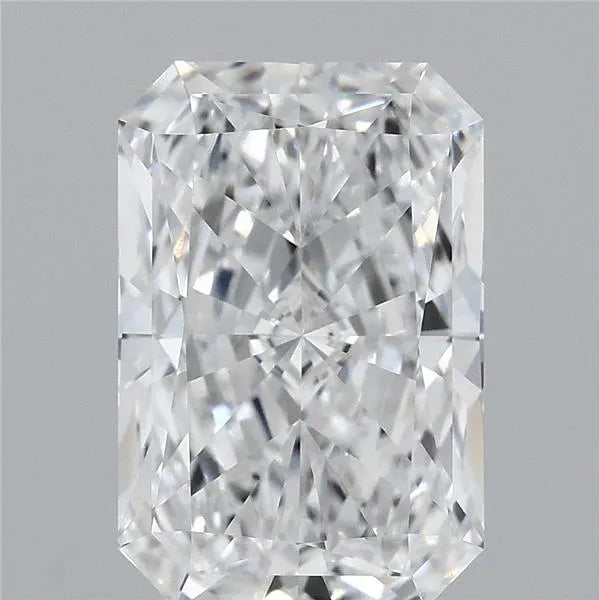 3.15ct Radiant Lab Grown Diamond (Colour D, Clarity VVS2, IGI Certified)