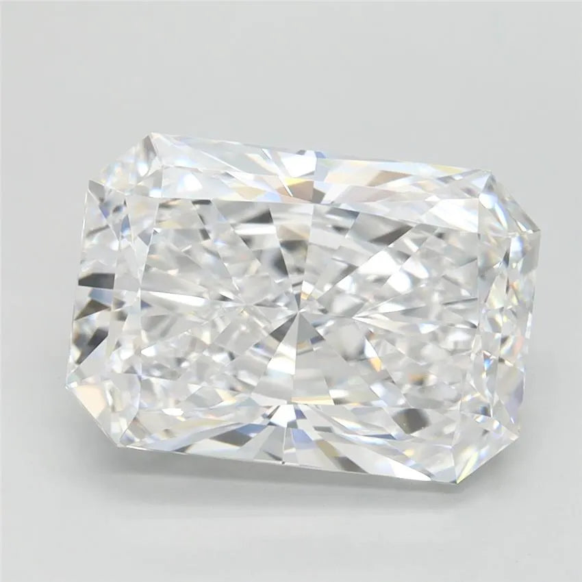 3.24ct Radiant Lab Grown Diamond (Colour D, Clarity VVS1, IGI Certified)