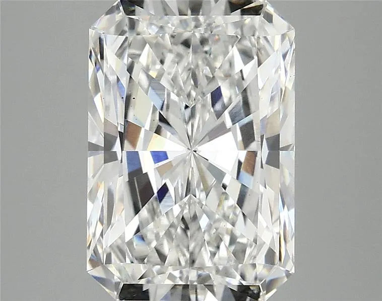 3.84ct Radiant Lab Grown Diamond (Colour E, Clarity VS1, IGI Certified)