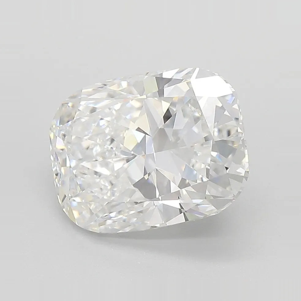 4.01ct Cushion modified Lab Grown Diamond (Colour E, Clarity VVS2, IGI Certified)