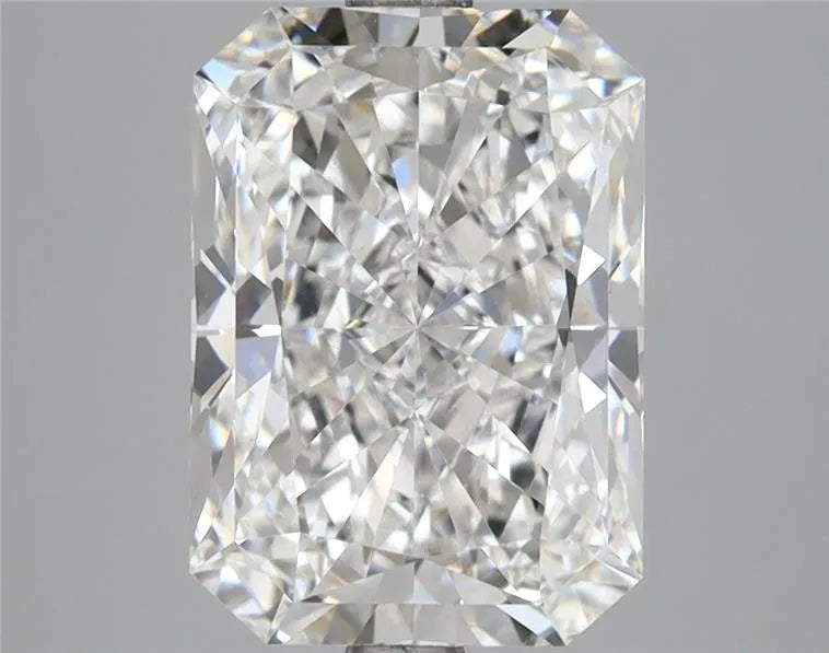 4.09ct Radiant Lab Grown Diamond (Colour E, Clarity VVS2, IGI Certified)