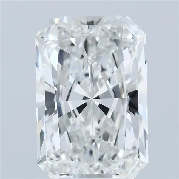 4.09ct Radiant Lab Grown Diamond (Colour E, Clarity VVS2, IGI Certified)