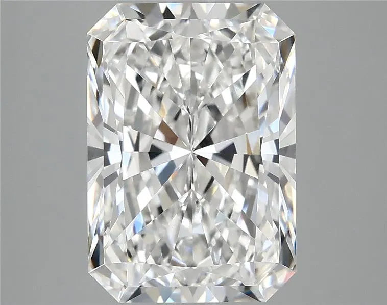 4.19ct Radiant Lab Grown Diamond (Colour E, Clarity VVS1, IGI Certified)