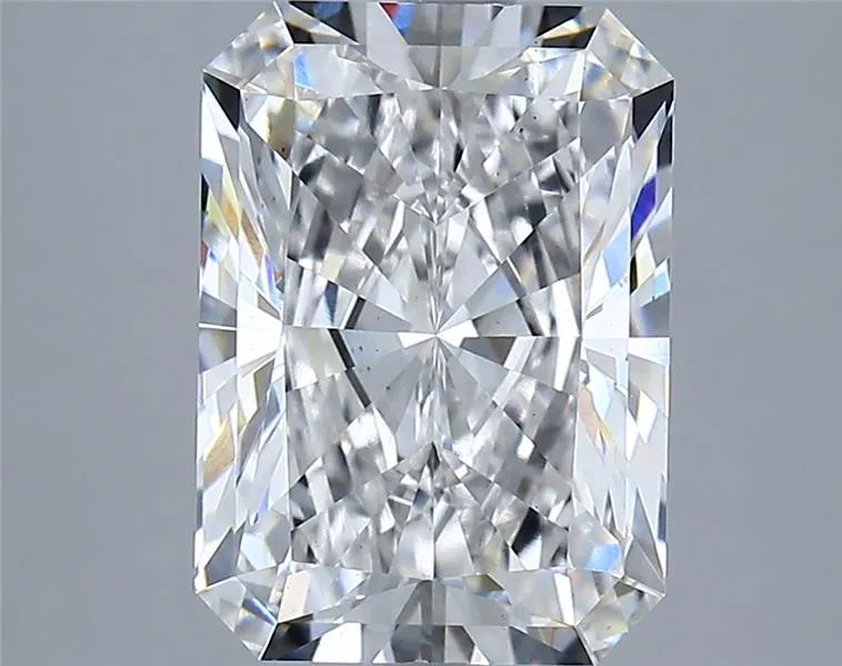 4.20ct Radiant Lab Grown Diamond (Colour E, Clarity VS1, IGI Certified)