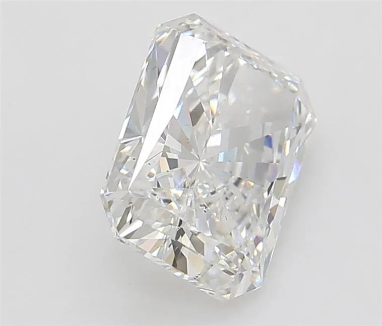 4.20ct Radiant Lab Grown Diamond (Colour E, Clarity VS2, IGI Certified)