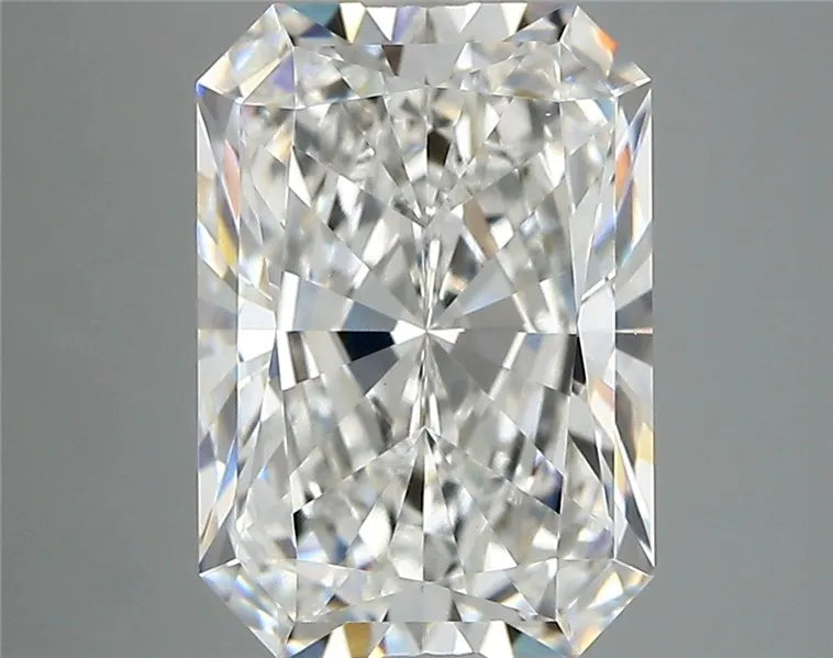 4.20ct Radiant Lab Grown Diamond (Colour E, Clarity VVS2, IGI Certified)