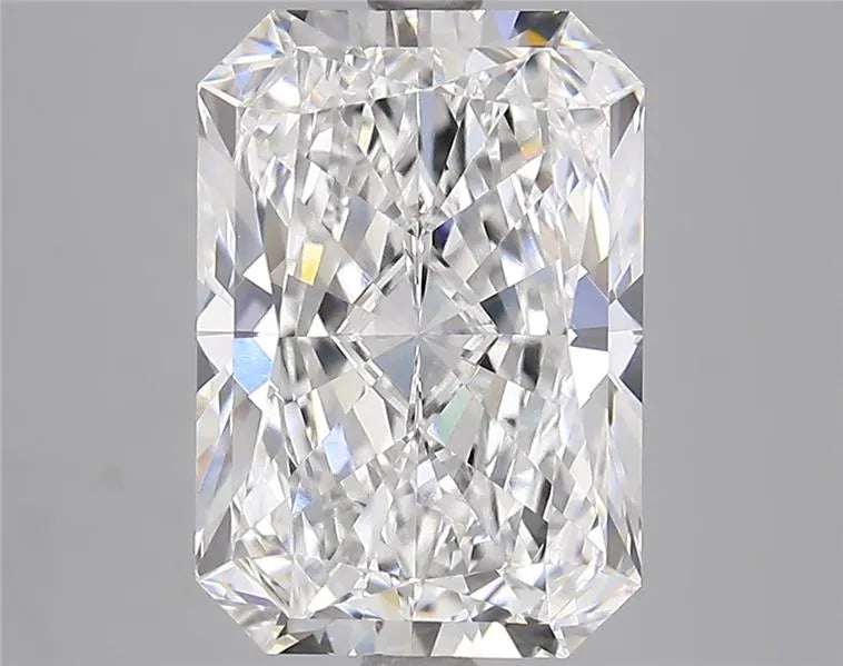 5.04ct Radiant Lab Grown Diamond (Colour E, Clarity VVS2, IGI Certified)