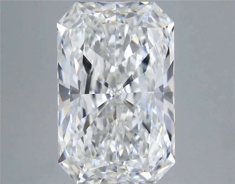 7.08ct Radiant Lab Grown Diamond (Colour E, Clarity VVS2, IGI Certified)