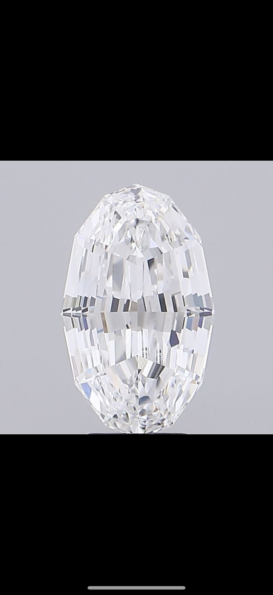 Loose diamond En oval polygon step cut