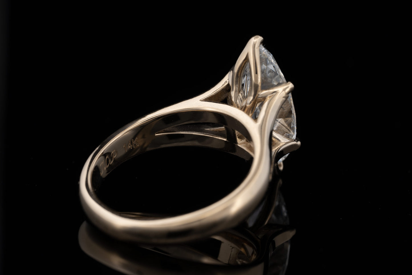 The Phoebe - An Elegant Split-Shank Band - Setting Only