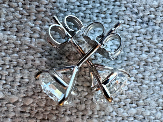 White Gold Lab-Grown Diamond Martini Stud Earrings (Color: E Clarity: VS1)