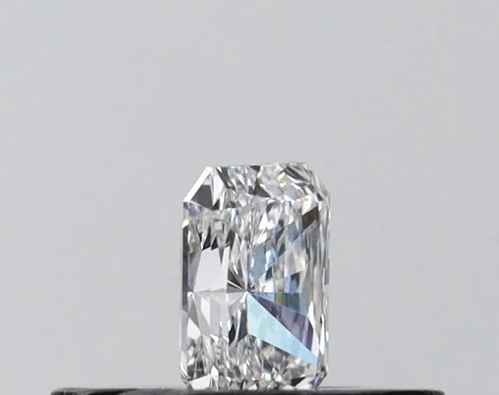 0.21ct Radiant Lab Grown Diamond (Colour D, Clarity VS1, IGI Certified)
