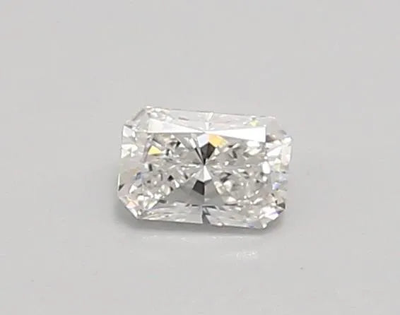 0.30ct Radiant Lab Grown Diamond (Colour E, Clarity VVS1, IGI Certified)