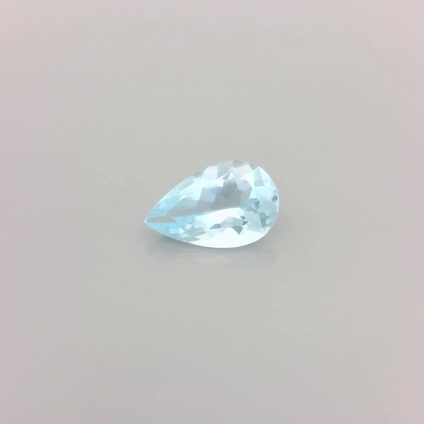 0.66ct Pear Natural Aquamarine (Colour Blue, Clarity Eye Clean, Cut Faceted)