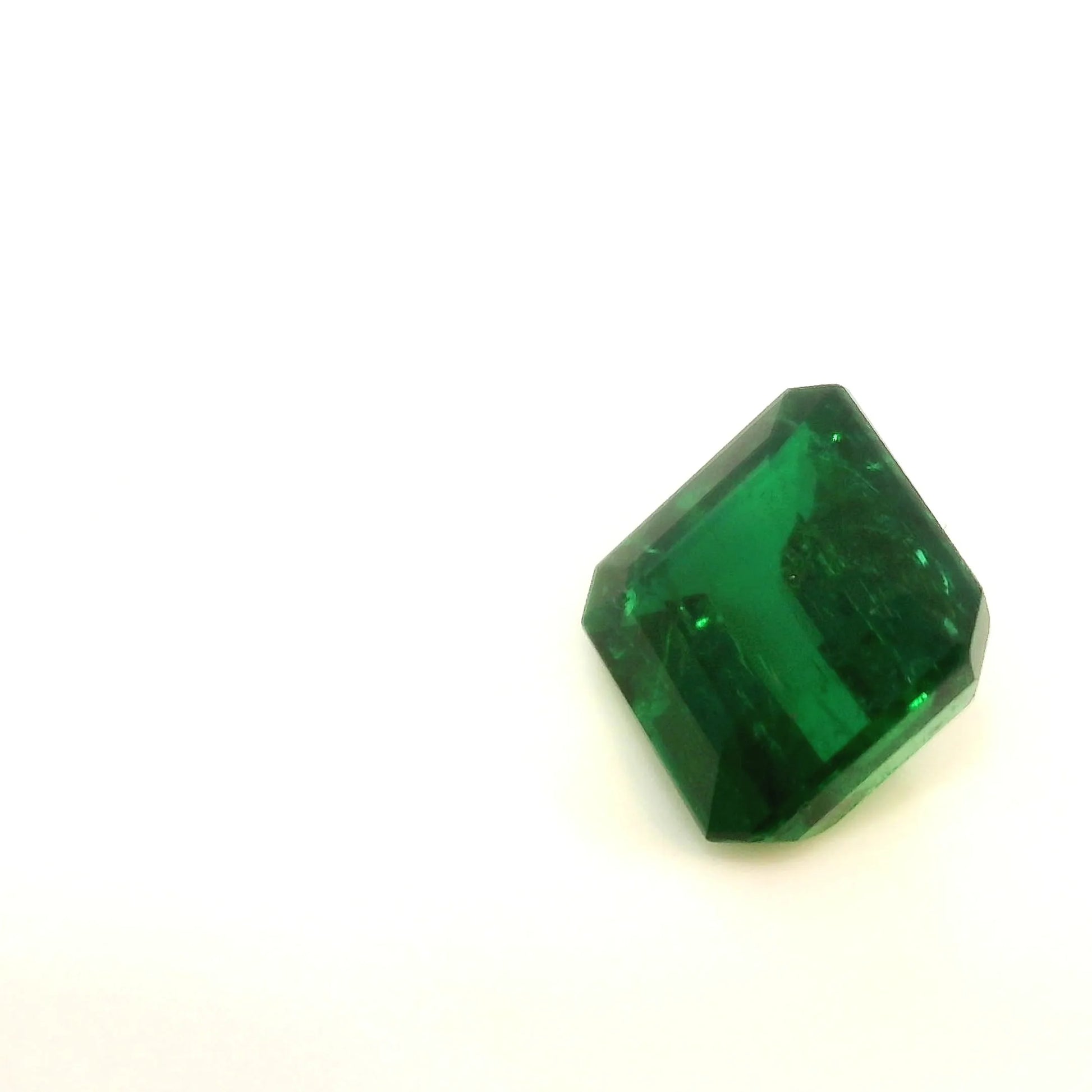 1.34ct Emerald Natural Emerald (Colour Green, Clarity Slightly Included, Cut Faceted)
