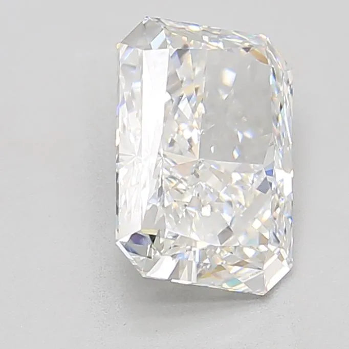 3.85ct Radiant Lab Grown Diamond (Colour E, Clarity VVS1, IGI Certified)