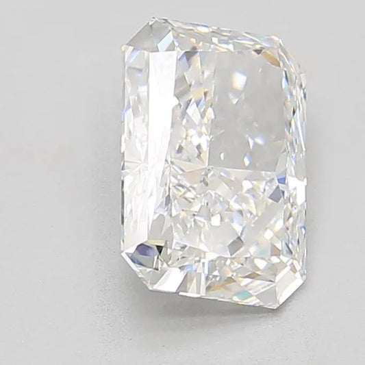 3.85ct Radiant Lab Grown Diamond (Colour E, Clarity VVS1, IGI Certified)