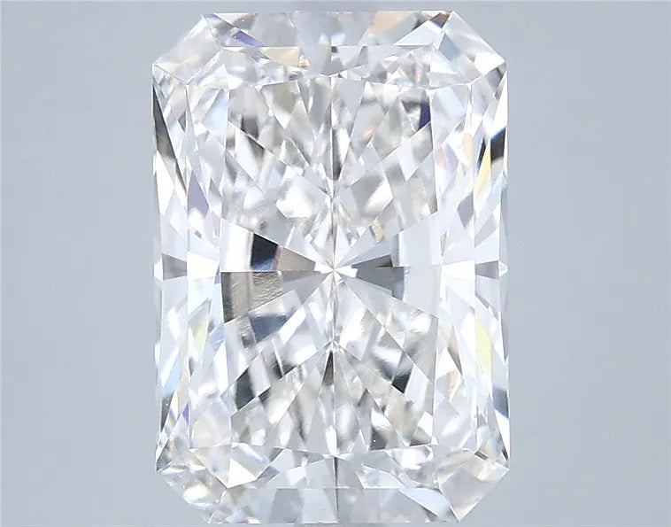 3.72ct Radiant Lab Grown Diamond (Colour F, Clarity VVS2, IGI Certified)