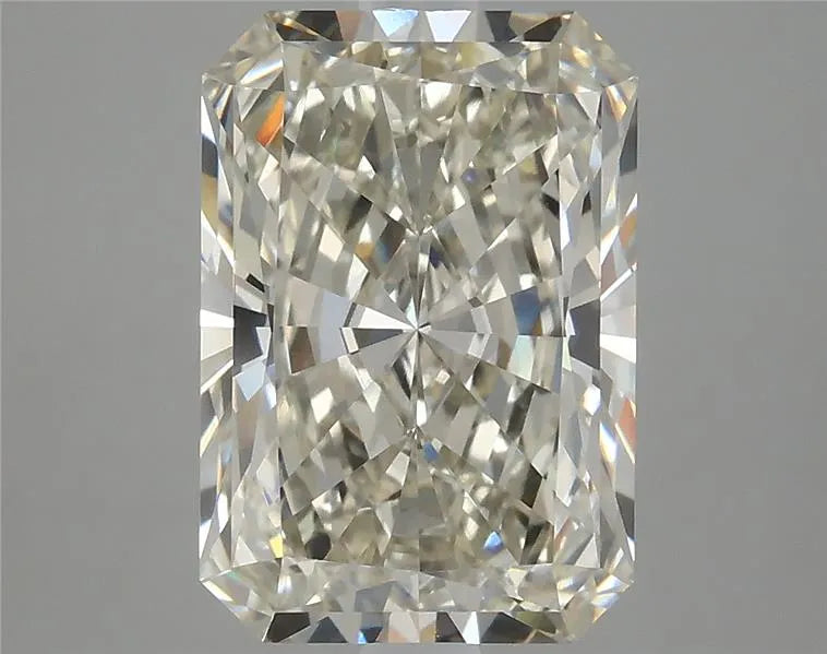 4.12ct Radiant Lab Grown Diamond (Colour I, Clarity VVS2, IGI Certified)