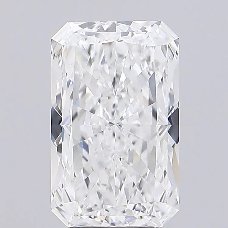 3.73ct Radiant Lab Grown Diamond (Colour E, Clarity VVS2, IGI Certified)