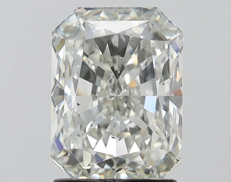 2.01ct Radiant Lab Grown Diamond (Colour G, Clarity SI1, IGI Certified)