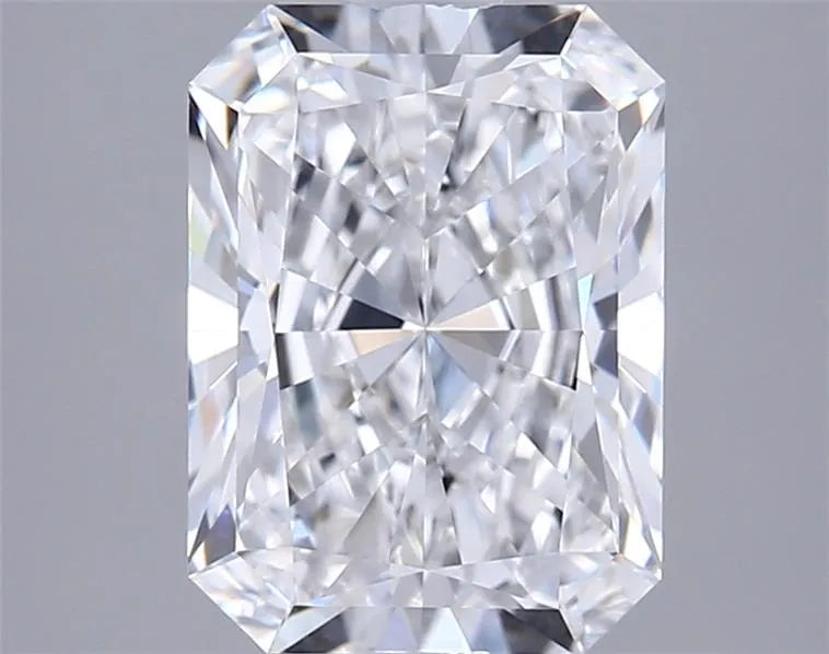 2.03ct Radiant Lab Grown Diamond (Colour E, Clarity VVS1, IGI Certified)