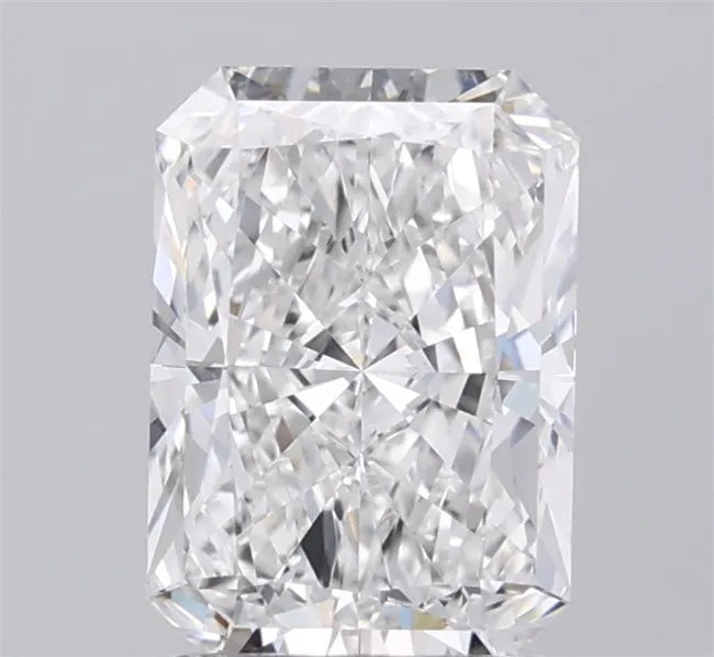 2.10ct Radiant Lab Grown Diamond (Colour E, Clarity VVS2, IGI Certified)