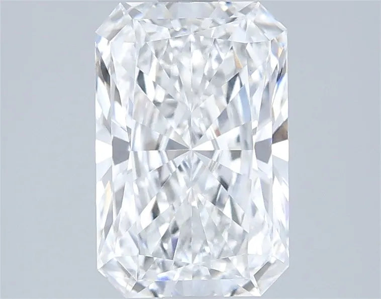 2.10ct Radiant Lab Grown Diamond (Colour E, Clarity VVS2, IGI Certified)