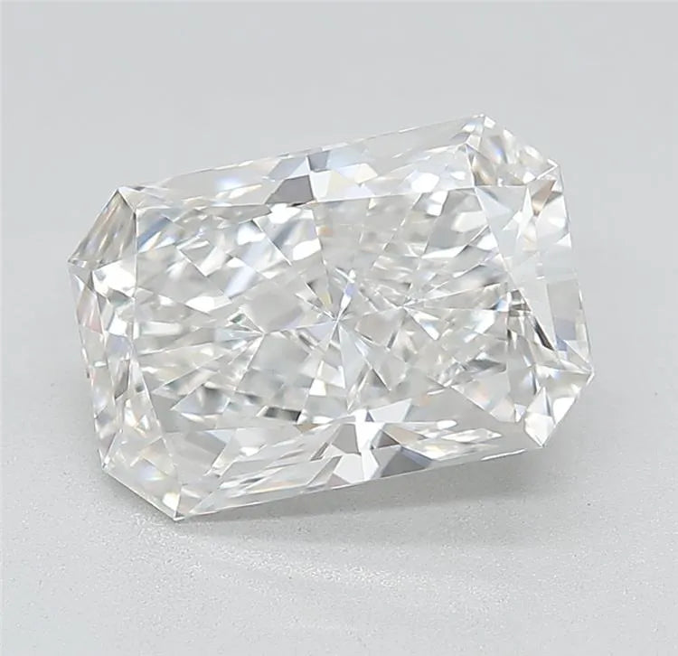 2.81ct Radiant Lab Grown Diamond (Colour F, Clarity VVS2, Cut EX, IGI Certified)