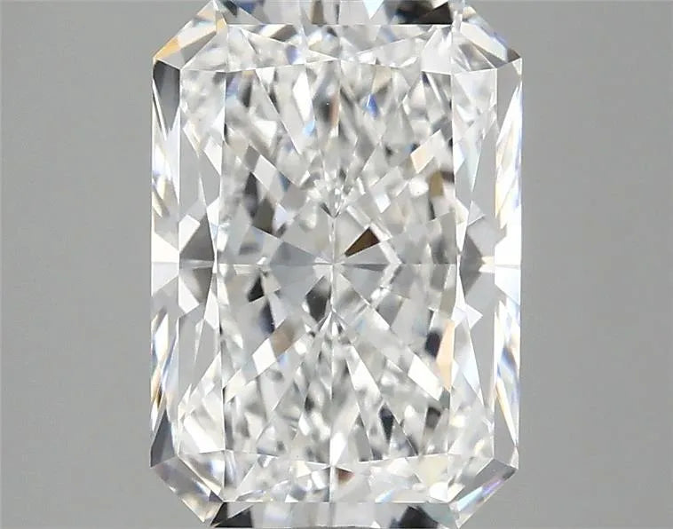 2.87ct Radiant Lab Grown Diamond (Colour E, Clarity VVS2, IGI Certified)