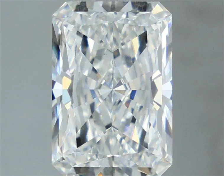 2.59ct Radiant Lab Grown Diamond (Colour F, Clarity VVS2, Cut EX, IGI Certified)