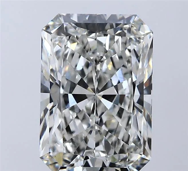 4.06ct Radiant Lab Grown Diamond (Colour G, Clarity VVS2, IGI Certified)